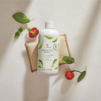 Fresh-Cut Basil Surface Scrub